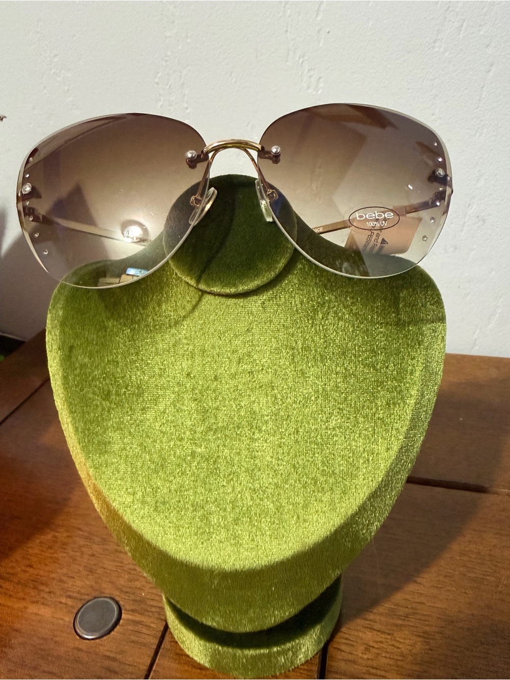 NWT- bebe Brown Gradient Rimless Oversized Sunglasses with Gold Bridge 100 % UV